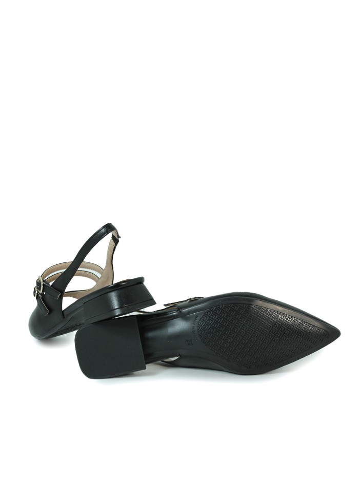 ZAPATOS DE PIEL DESTALONADOS NEGROS DESIREE DALI 7