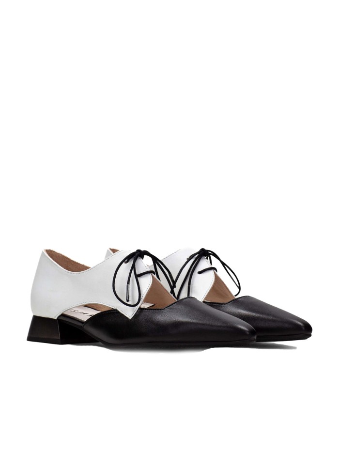 ZAPATO DE TACÓN BAJO BICOLOR HISPANITAS DALI HV253858 BLANCO-NEGRO
