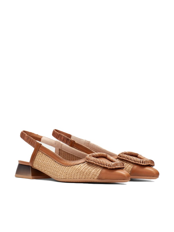 ZAPATO DESTALONADO CON PUNTA AFILADA CUERO HISPANITAS DALI RHV254046
