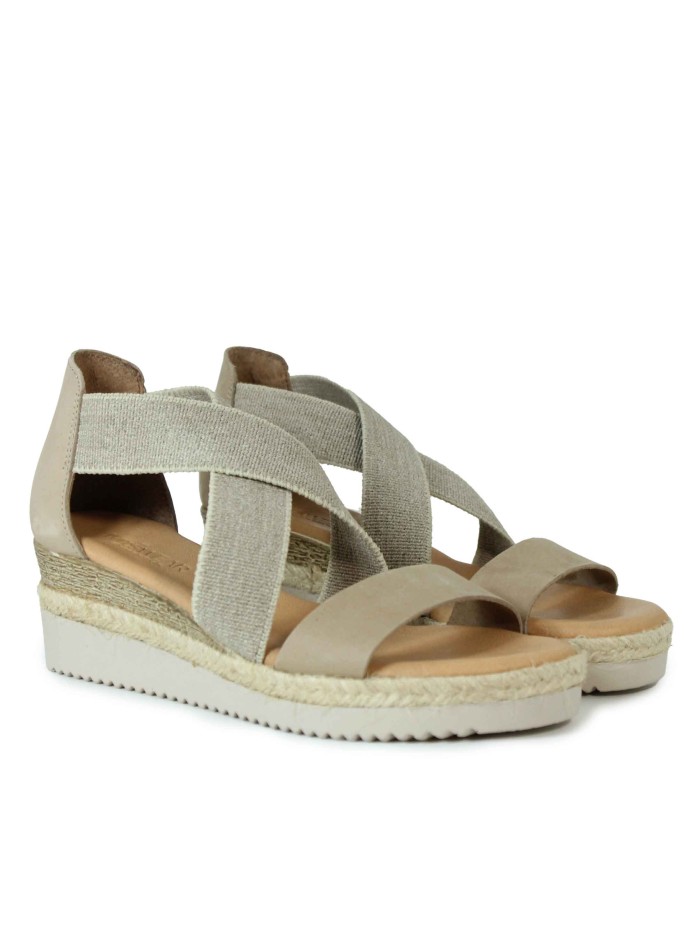 SANDALIA CÓMODA DE CUÑA BAJA, VERSÁTIL Y VERANIEGA 8620 MISWEAR TAUPE