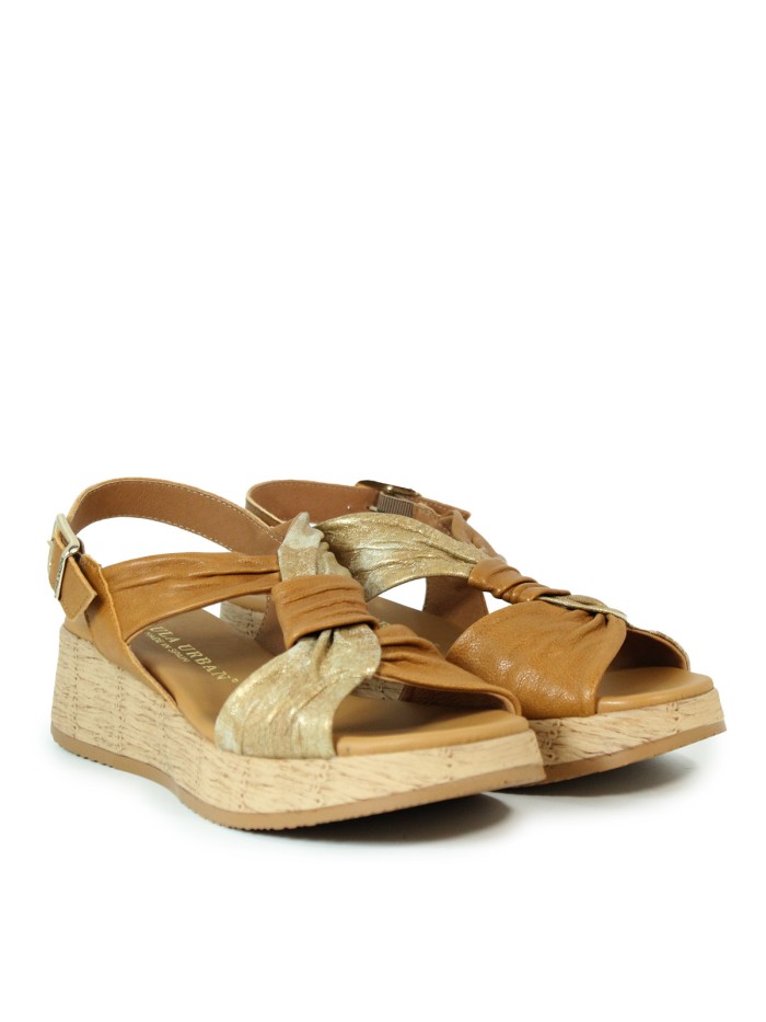 SANDALIAS DE PIEL CON CUÑA PAULA URBAN PICASO SUNSET 33-710 CAMEL