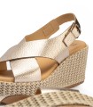 SANDALIAS DE PLATAFORMA EN PIEL METALIZADA ORO PITILLOS 10570
