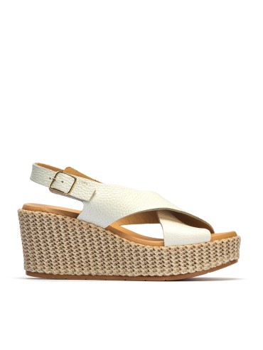 SANDALIAS DE TIRAS CRUZADAS EN PIEL BLANCAS PITILLOS 10570