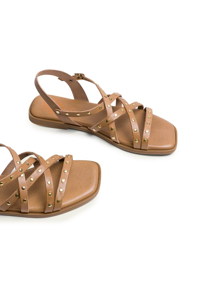 SANDALIA PLANA DE PIEL CON TACHUELAS TAUPE PORRONET 3113 VICTORIA