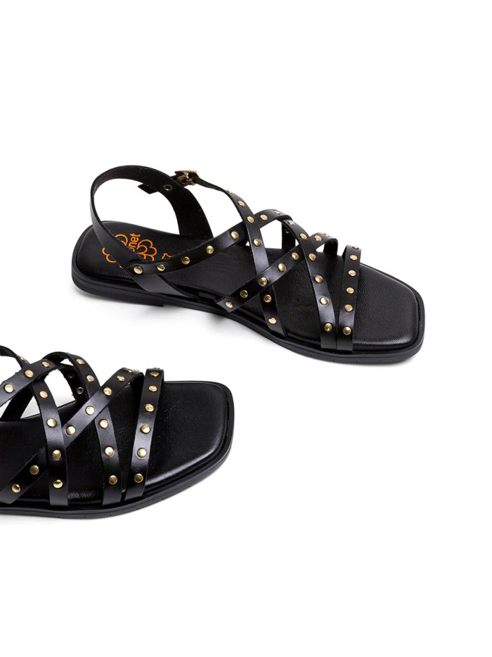 SANDALIA PLANA DE PIEL CON TACHUELAS NEGRO PORRONET 3113 VICTORIA