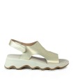 SANDALIAS DE PIEL METALIZADA CON PLANTA DE GEL APLAUSO MAREA 50255 PLATINO