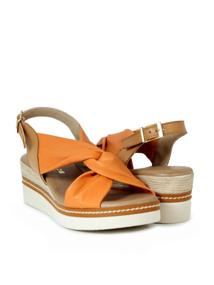 SANDALIAS NARANJA DE PIEL CON CUÑA Y PLANTA DE GEL APLAUSO 229