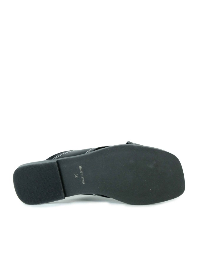 SANDALIA PLANA DESTALONADA 16201 APLAUSO NEGRO