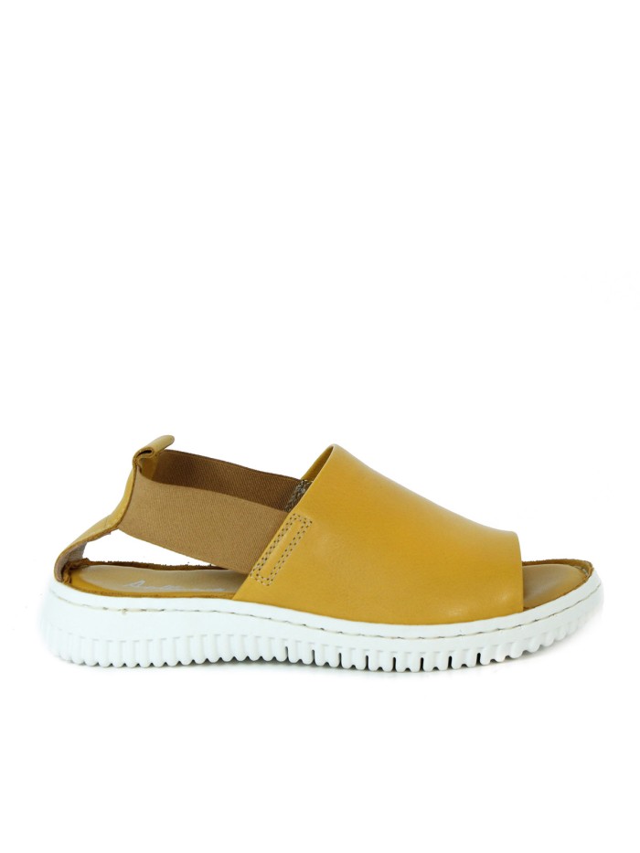 SANDALIAS FLEXIBLES DE PIEL APLAUSO SAVANA 1124302 AMARILLO