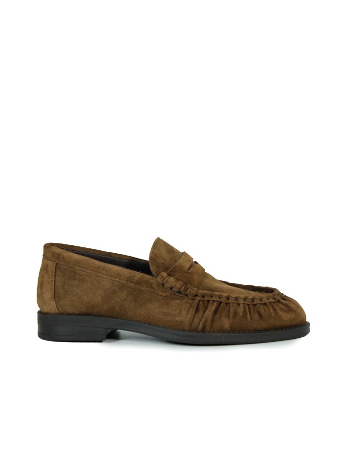 ZAPATO MOCASÍN EN PIEL DE SERRAJE ALPE 5328-1103 MARRÓN