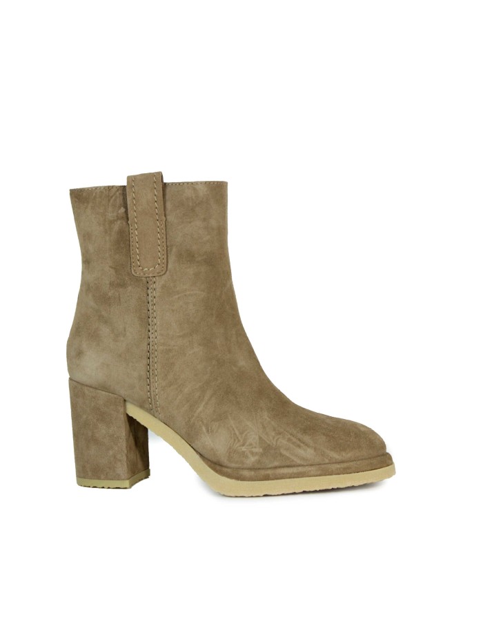 BOTÍN EN TENDENCIA PIEL DE SERRAJE ALPE 5515-1109 TAUPE