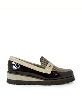 MOCASINES DE CHAROL MARRÓN PARA MUJER APLAUSO HELLEN 006