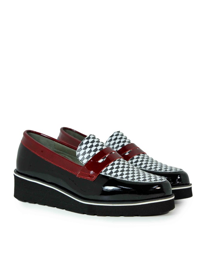 MOCASINES DE CHAROL NEGRO PARA MUJER APLAUSO HELLEN 006