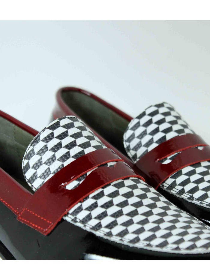 MOCASINES DE CHAROL NEGRO PARA MUJER APLAUSO HELLEN 006