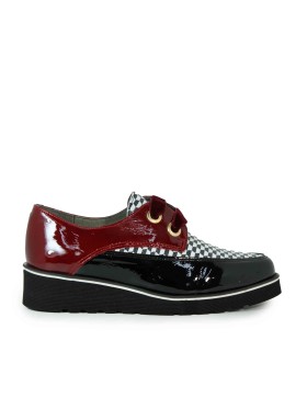BLUCHER DE MUJER EN CHAROL NEGRO APLAUSO ANGEL 006