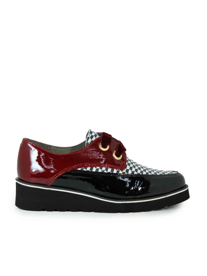 BLUCHER DE MUJER EN CHAROL NEGRO APLAUSO ANGEL 006