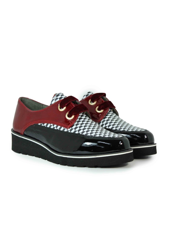 BLUCHER DE MUJER EN CHAROL NEGRO APLAUSO ANGEL 006