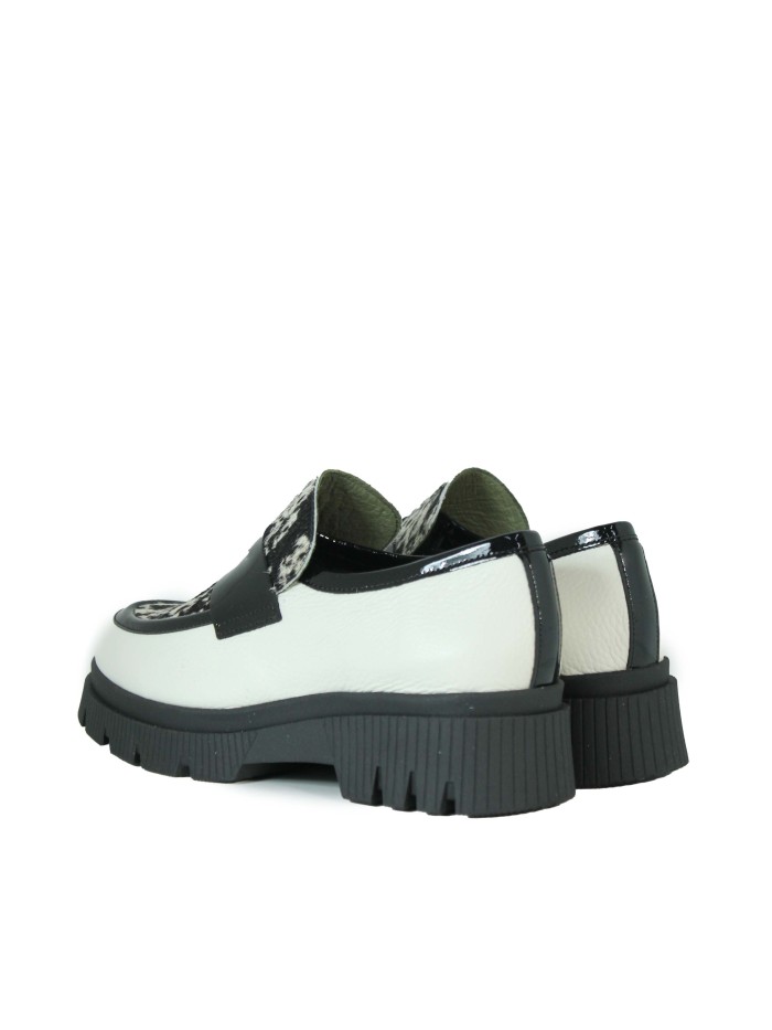 MOCASÍN COMBINADO DE CHAROL BLANCO PARA MUJER APLAUSO ALICIA 002