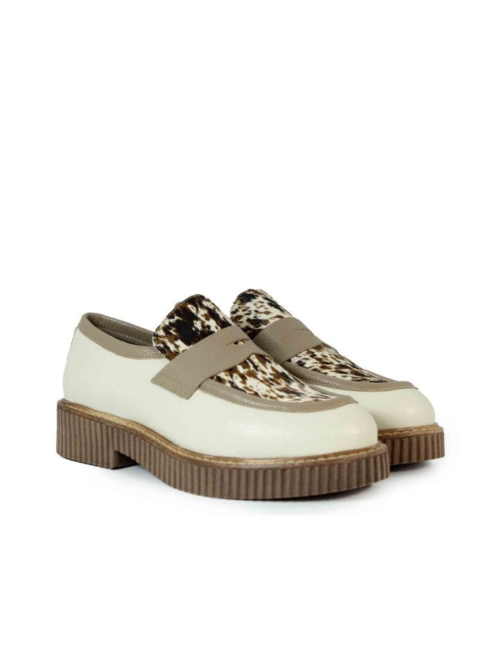 BLUCHER COMBINADO DE CHAROL CREMA PARA MUJER APLAUSO ALICIA 02