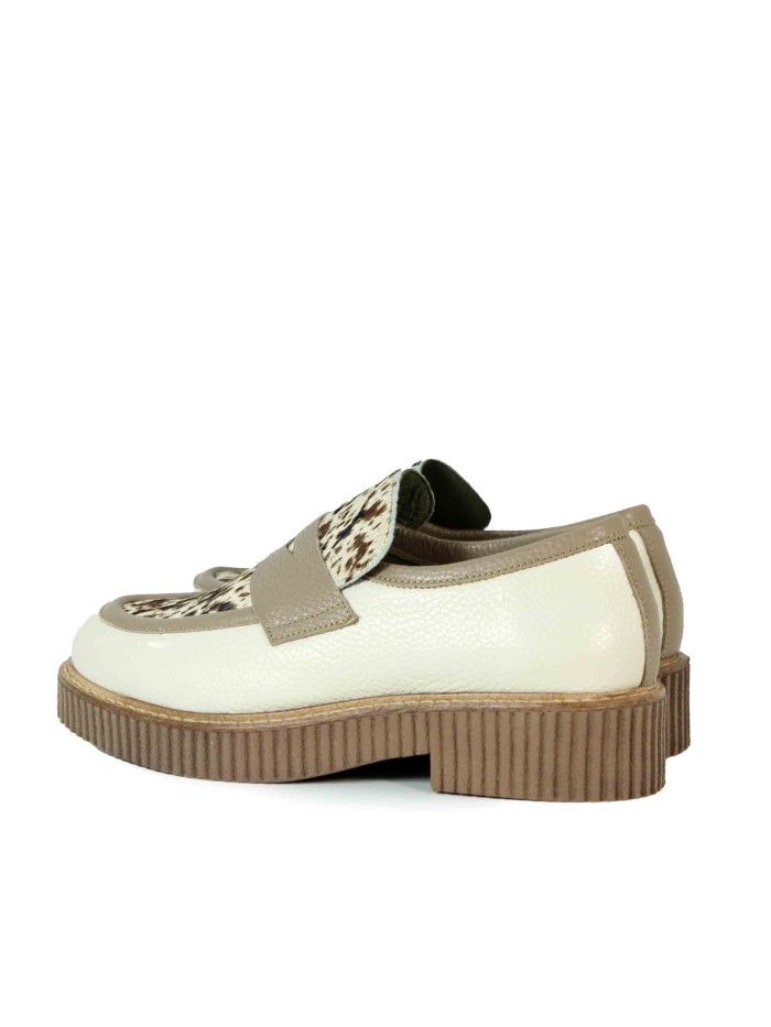 BLUCHER COMBINADO DE CHAROL CREMA PARA MUJER APLAUSO ALICIA 02