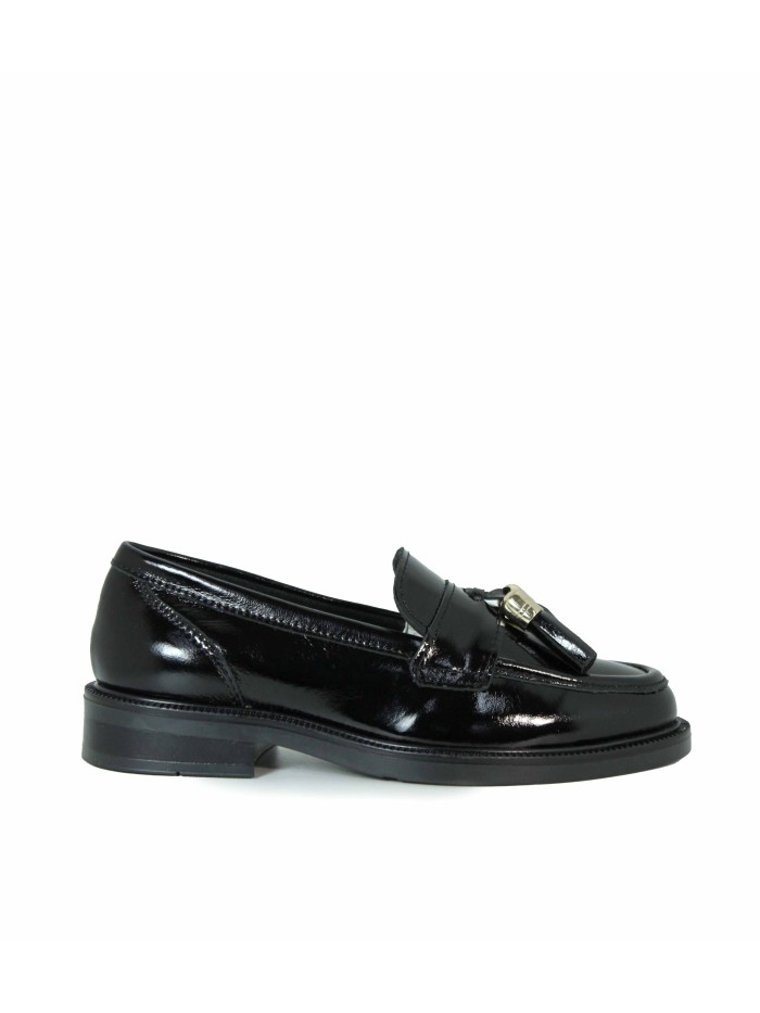 MOCASÍN DE CHAROL EN TENDENCIA APLAUSO 4823 NEGRO