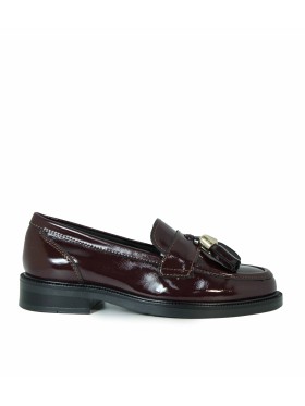 MOCASÍN DE CHAROL EN TENDENCIA APLAUSO 4823 BURDEOS