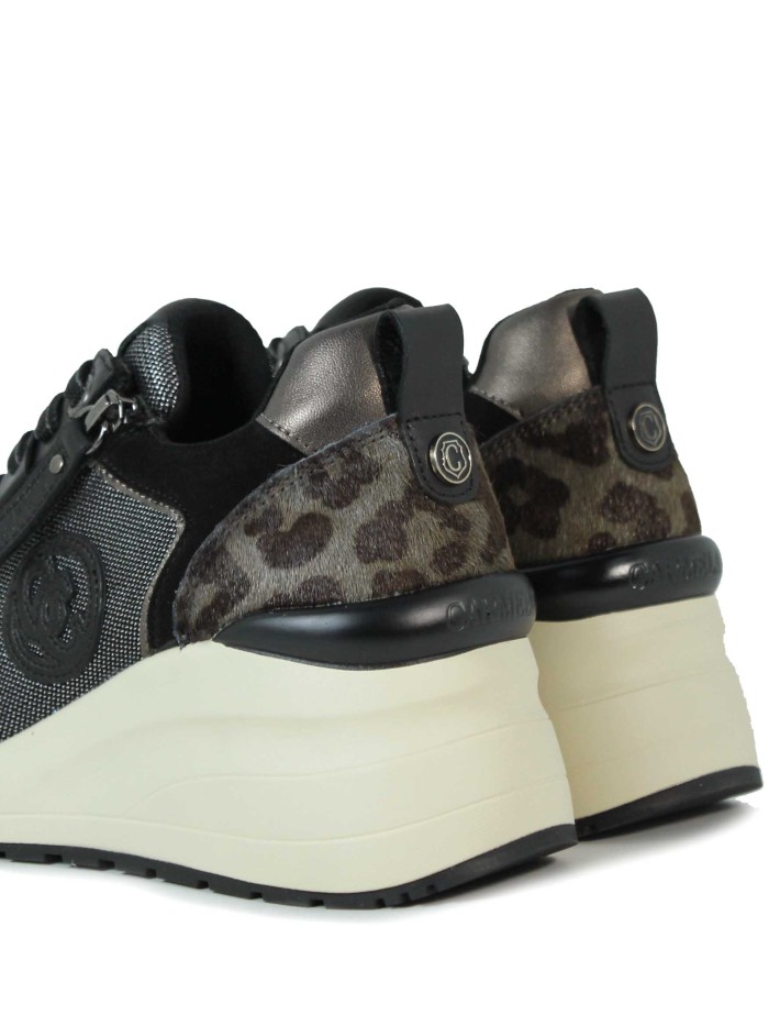 ZAPATILLAS CASUALES CON CUÑA CARMELA 16252101 NEGRO