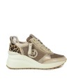 ZAPATILLAS CASUALES CON CUÑA CARMELA 16252102 BEIG