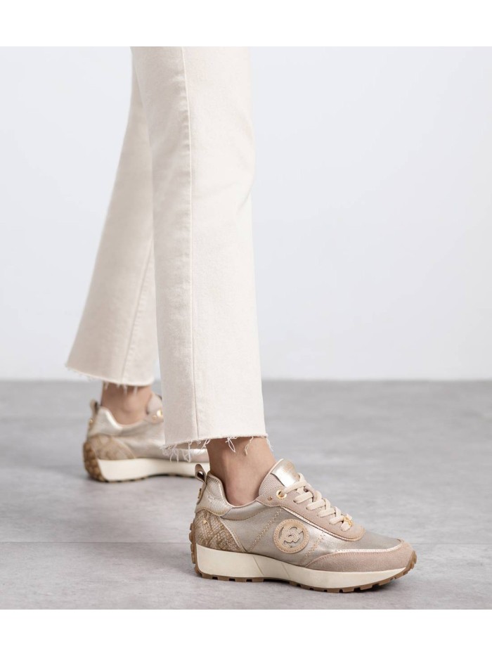 ZAPATILLAS EN TENDENCIA METALIZADAS CARMELA 16269902 BEIG