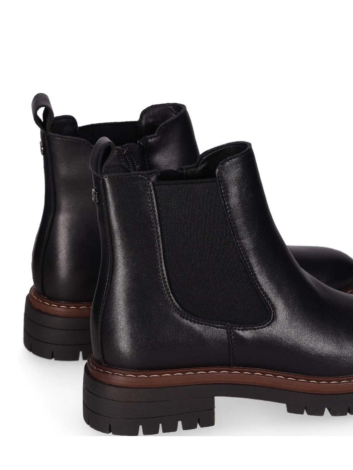 BOTÍN CHELSEA DE PIEL CHIKA 10 SABELA 01 NEGRO