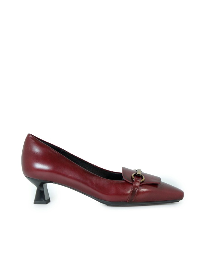 ZAPATO CON TACÓN BAJO DESIREE ELBA 10 BURDEOS