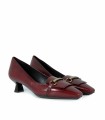 ZAPATO CON TACÓN BAJO DESIREE ELBA 10 BURDEOS