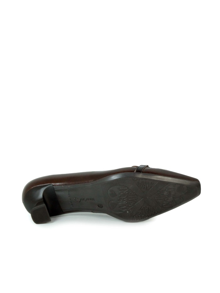 ZAPATO DE TACÓN BAJO CON DETALLE DE HEBILLA DESIREÉ ELBA 10 MARRÓN