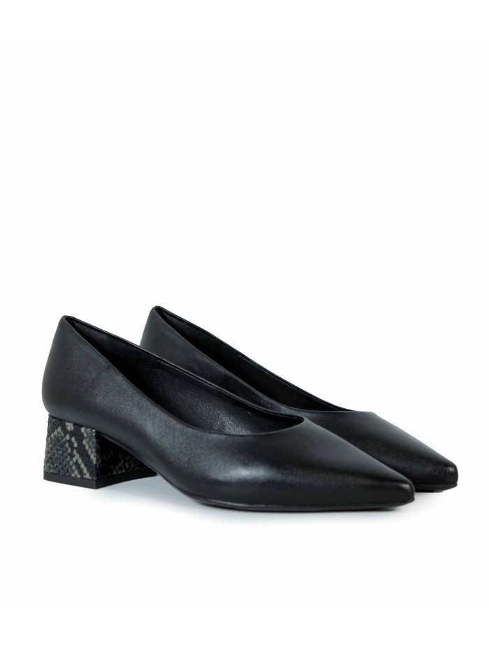 ZAPATO DE PUNTA AFILADA EN TENDENCIA DESIREE RABAT 6 NEGRO