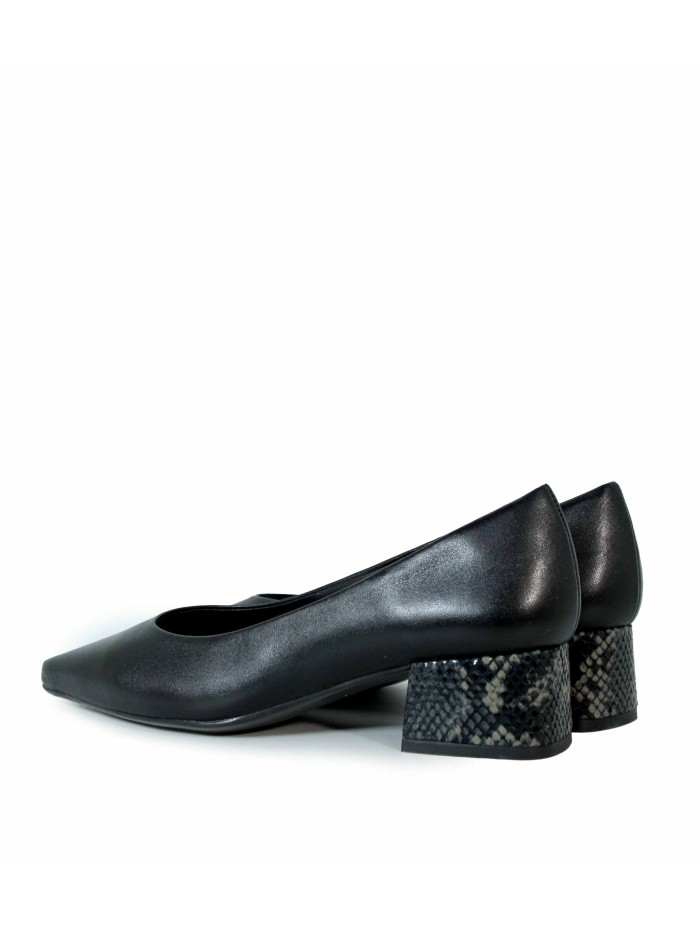 ZAPATO DE PUNTA AFILADA EN TENDENCIA DESIREE RABAT 6 NEGRO