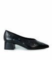 ZAPATO EN TENDENCIA CON TACHUELAS DESIREE RABAT 14 NEGRO