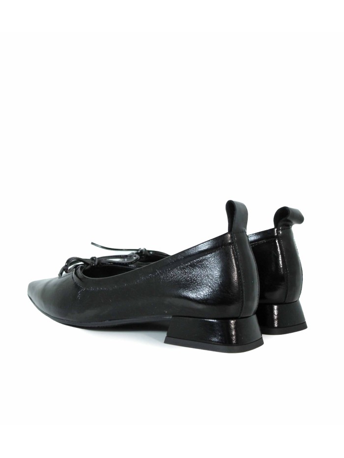 ZAPATO BAILARINA DE PIEL CON LAZO DESIREE VIENA 12 NEGRO