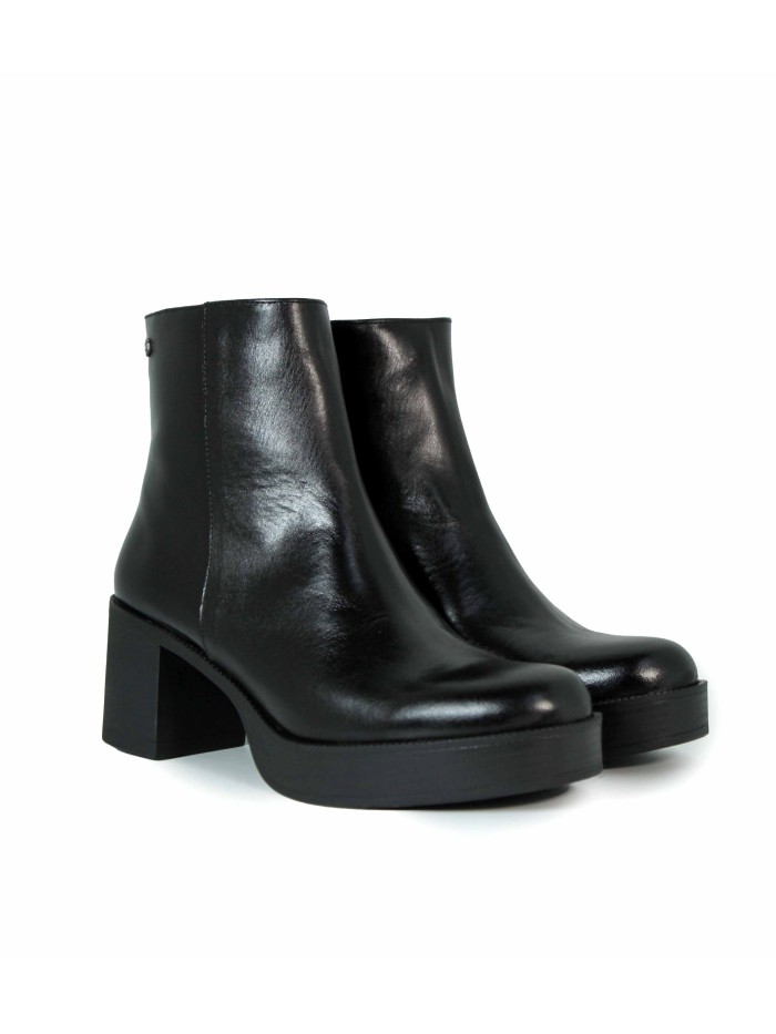 BOTÍN CON TACÓN EN TENDENCIA DORKING D-9591 NEGRO