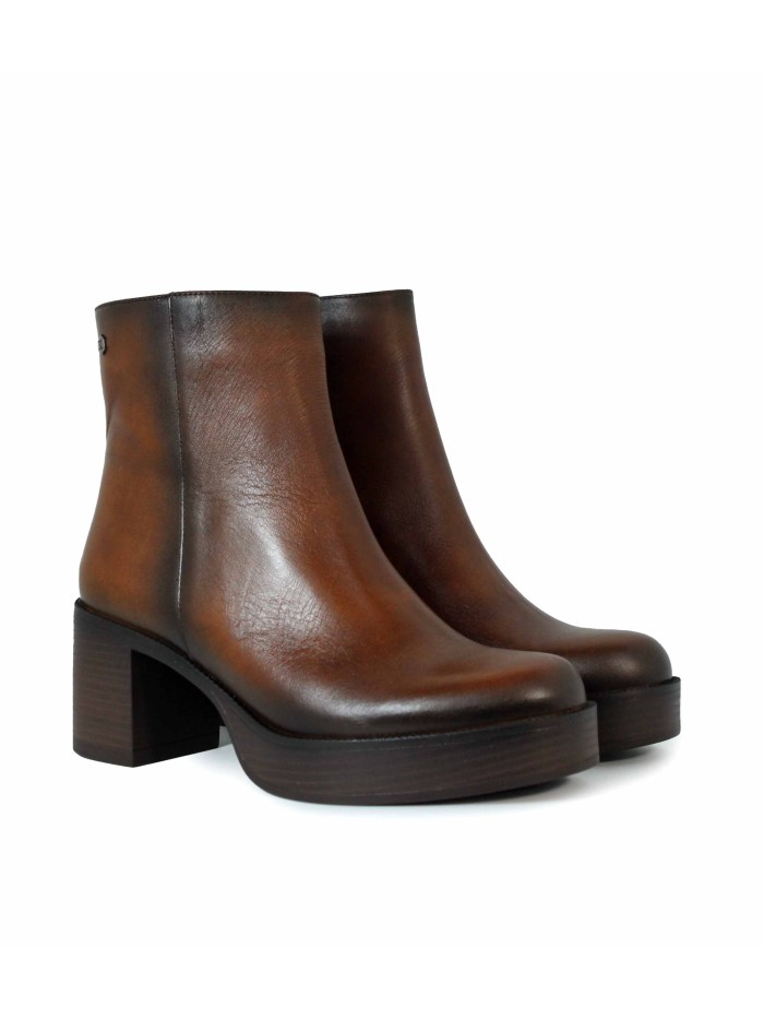 BOTÍN CON TACÓN MEDIO EN TENDENCIA DORKING D-9591 CUERO