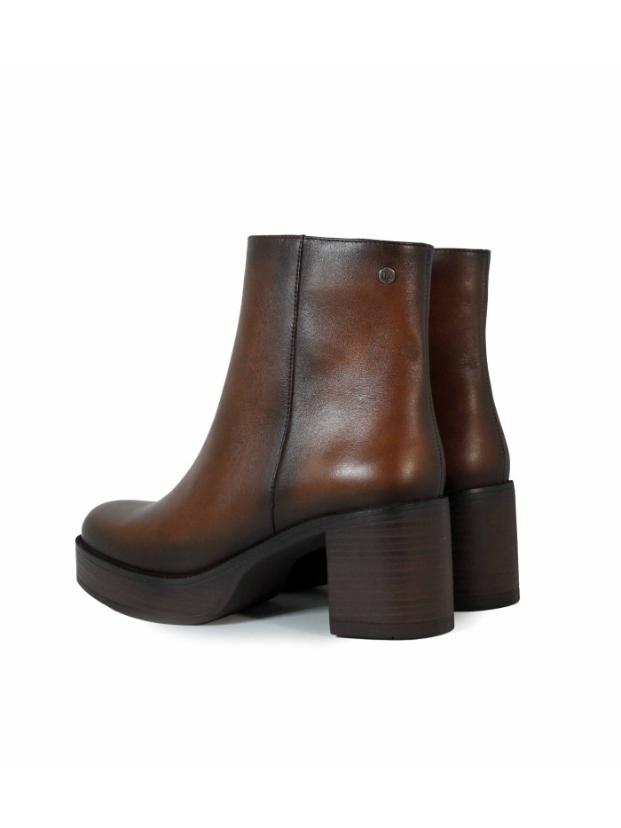 BOTÍN CON TACÓN MEDIO EN TENDENCIA DORKING D-9591 CUERO