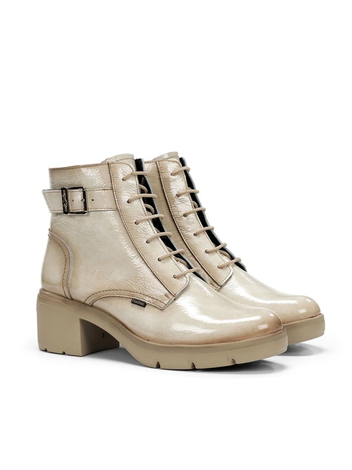BOTINES BEIGE DE CHAROL CON TACÓN FLUCHOS FUGAZ F2107