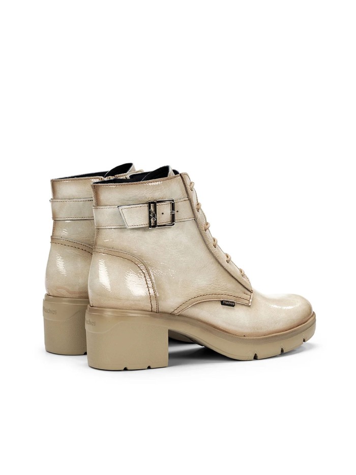 BOTINES BEIGE DE CHAROL CON TACÓN FLUCHOS FUGAZ F2107