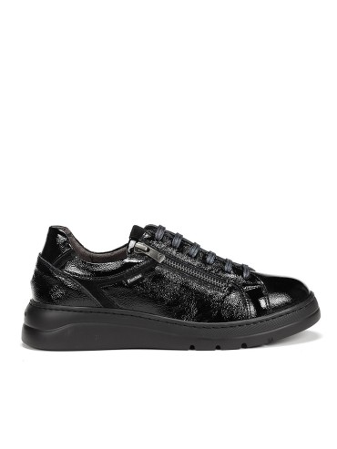 ZAPATILLAS NEGRAS DE SPORT EN CHAROL CON CREMALLERA FLUCHOS POMPAS F1666
