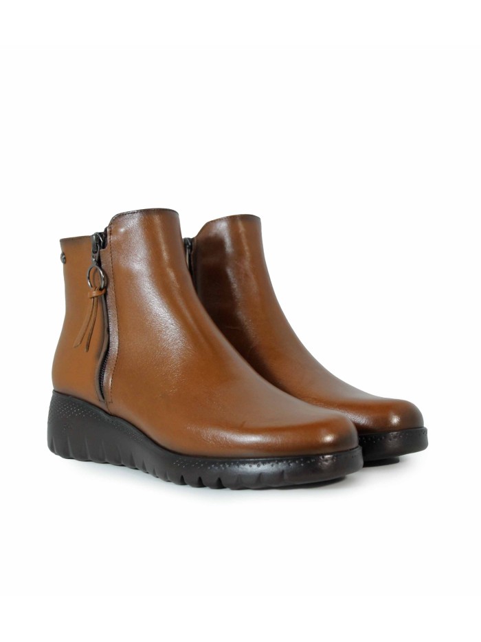 BOTÍN NEGRO DE PIEL CON CUÑA FLUCHOS LIVE F2100 CUERO