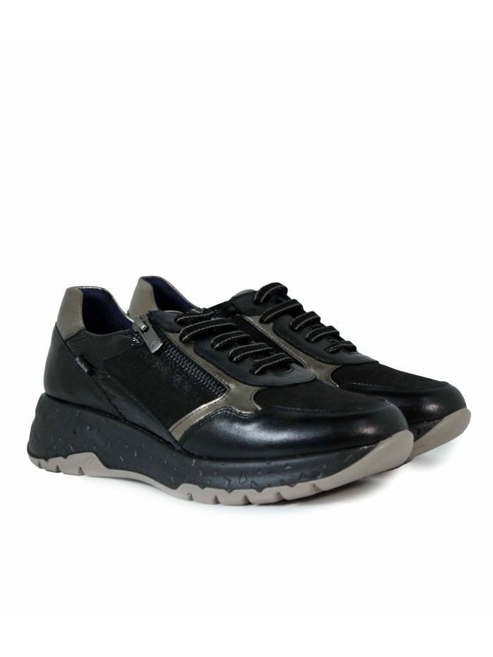 ZAPATILLAS CASUALES CON DETALLES METALIZADOS FLUCHOS F2308 NEGRO
