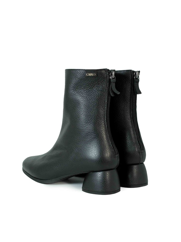 BOTINES DE PIEL DE MUJER CON TACÓN BAJO NEGRO GAIMO CHUCK