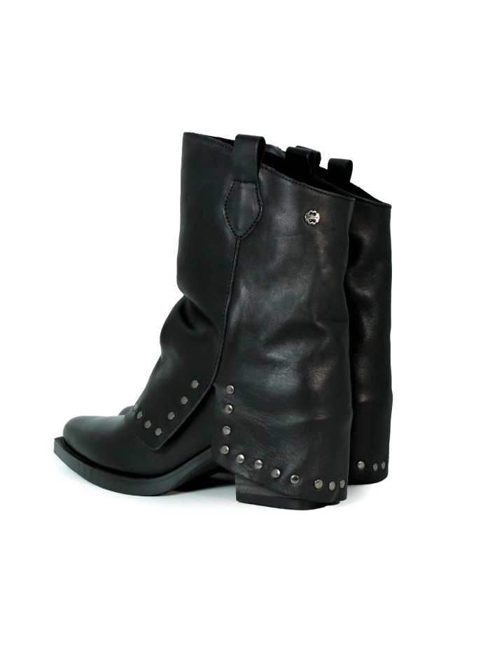 BOTA  EN TENDENCIA CON TACHUELAS PORRONET 4760 NEGRO