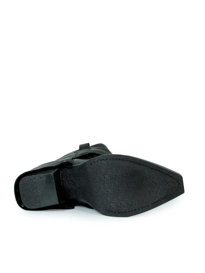 BOTA  EN TENDENCIA CON TACHUELAS PORRONET 4760 NEGRO