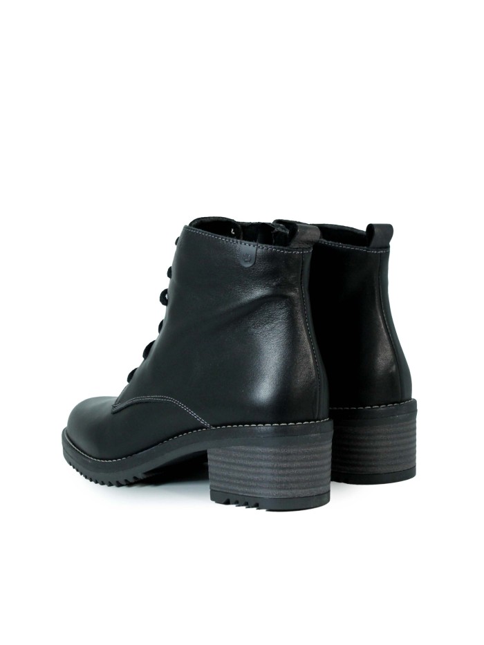 BOTINES CON CORDONES Y TACÓN BAJO VALERIA´S 2326 NEGRO