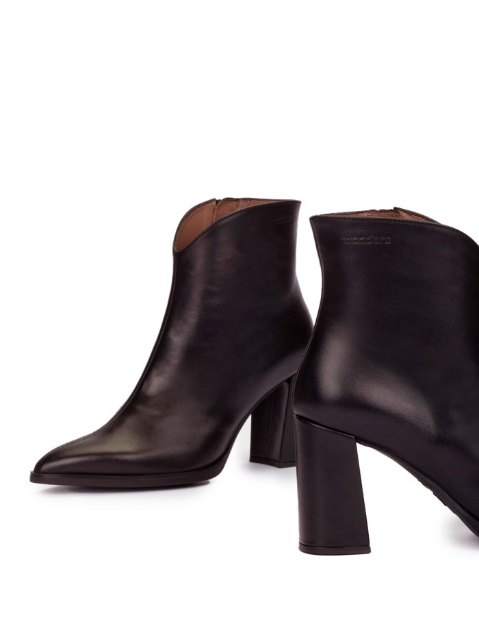 BOTINES EN TENDENCIA WONDERS M-5430 NEGRO